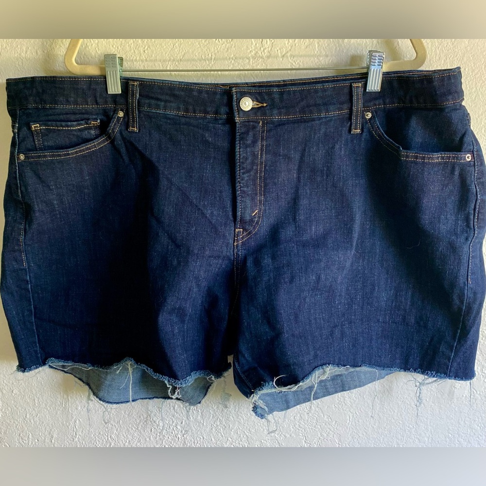 3/$20! LEVI’S Denim Cut-Off Shorts